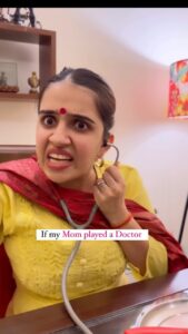Shiny Dixit Instagram - Saari bimariyon ka jadd Phone hai 🩴
#mother #india #family #funnyvideos #videos #shirinsewani