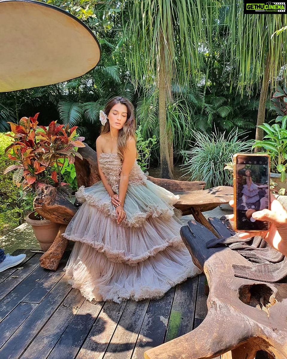 Shiny Doshi Instagram - "Wrapped in nature's symphony, I feel the gentle caress of the weather, a symphony of emotions whispering through the breeze, painting the sky with hues of serenity and awakening my senses to the beauty that surrounds." #gratitude
