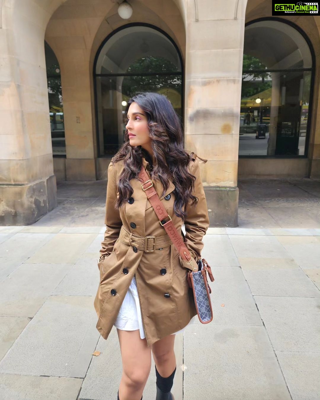 Shiny Doshi Instagram - Manchester's charm and perfect weather 🏙️ #ManchesterMoments" Manchester, United Kingdom
