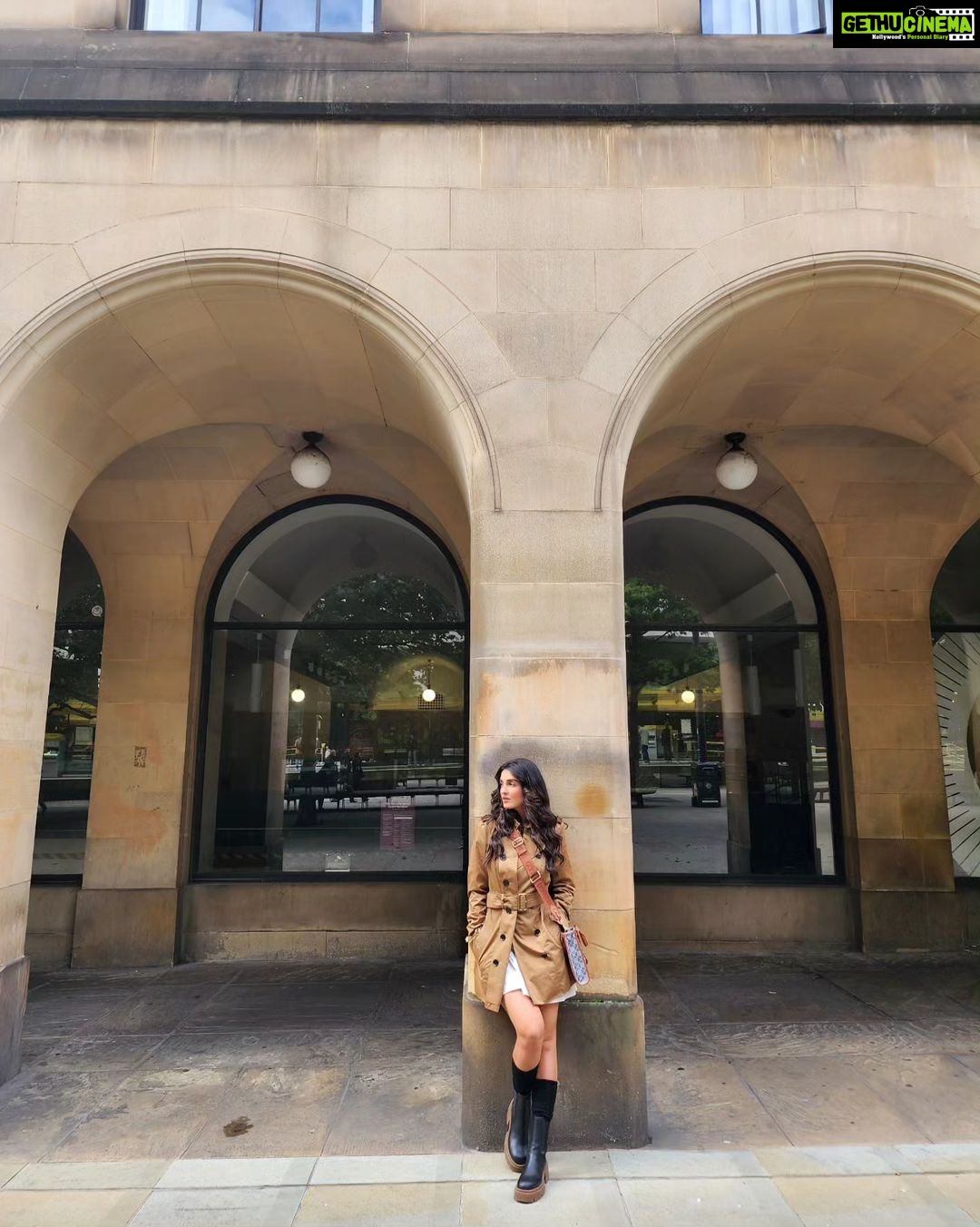 Shiny Doshi Instagram - Manchester's charm and perfect weather 🏙️ #ManchesterMoments" Manchester, United Kingdom