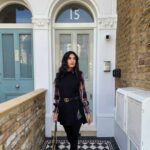 Shiny Doshi Instagram – “Embracing the winter chill in style ❄️🖤 #WinterElegance”

Wearing:- @a.la.modebyakanksha London, UK