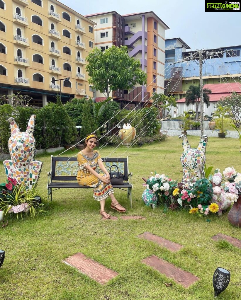 Shirin Kanchwala Instagram - Thailand diaries 🇹🇭💛 #twinningwithmommy Terminal21 Pattaya Shopping Mall