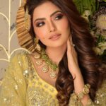 Shirin Kanchwala Instagram – One eye sees, the other one feels💛

MUA @kajolrpaswwan & team
Jwellery @golecha_jewels 
Outfit @white__maisondecouture @abhinavmishra_ 
Hair @hairbymeenasomani Mumbai, Maharashtra