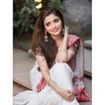 Shirin Kanchwala Instagram - Elegance is not about being noticed it’s about being remembered. Makeup @kishoremakeupartist Hair stylist @viji_makeover Photography @ajitshivam95 Jwellery @fineshinejewels Designer @atharva_boutique