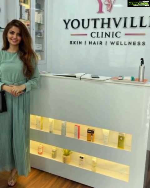 Shirin Kanchwala Instagram - Trusted place to visit for skin, hair and laser @youthville_clinic @dr.shruti_dermatologist & @ami_joshi0612 Versova, Mumbai