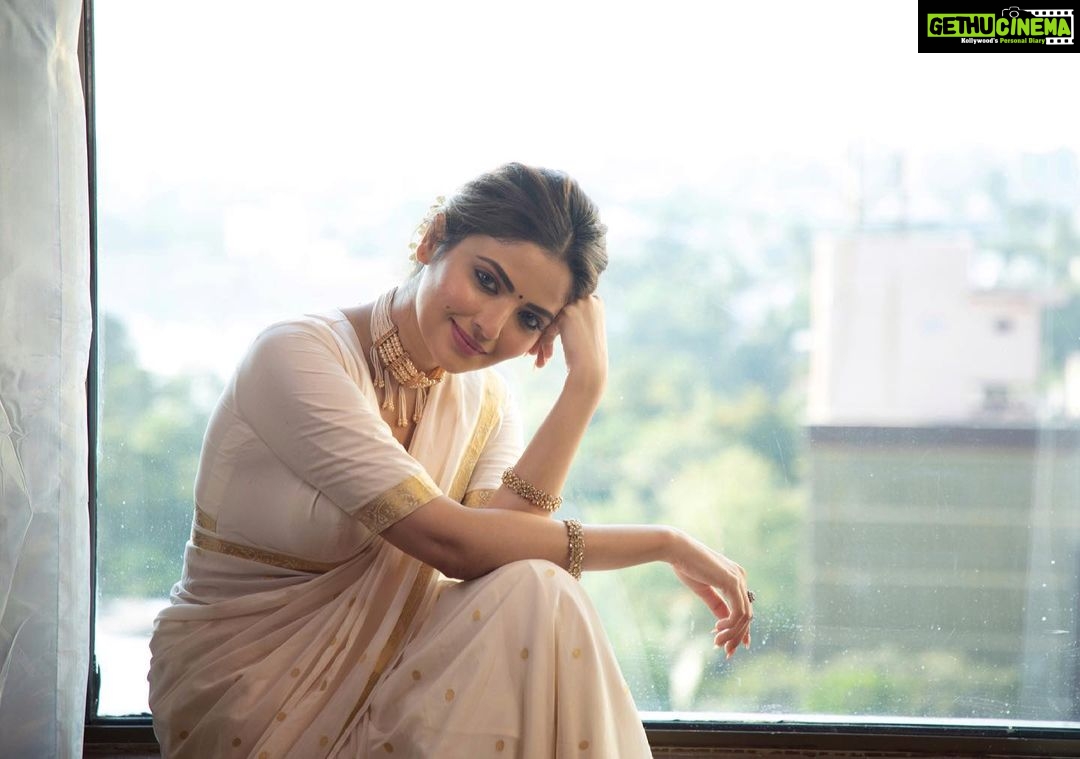 Shirin Kanchwala Instagram - Fifty shades of me🙂 Makeup @kishoremakeupartist Makeup assisted by @laavie_makeover @kalaiselvi_may87 Photography @portraitsby_anish Costume designer @vikram.vickykapoor Jewelry partner @fineshinejewels Pro @riyacast