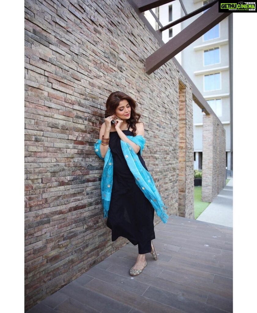 Shirin Kanchwala Instagram - Choose happy. 👗 @lavanyathelabel 📸 @ajpictography Styled by @riyabhatu_ 💄 @makeup_glamandbeautyofficial_ Ekta Tripolis