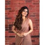Shirin Kanchwala Instagram - Being both soft & strong is a combination very few have mastered. MUA @kajolrpaswwan 📸 @editmasterindia Outfit by @shlokakhialaniofficial Jwellery @kohar_jewellery