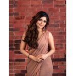 Shirin Kanchwala Instagram - Being both soft & strong is a combination very few have mastered. MUA @kajolrpaswwan 📸 @editmasterindia Outfit by @shlokakhialaniofficial Jwellery @kohar_jewellery