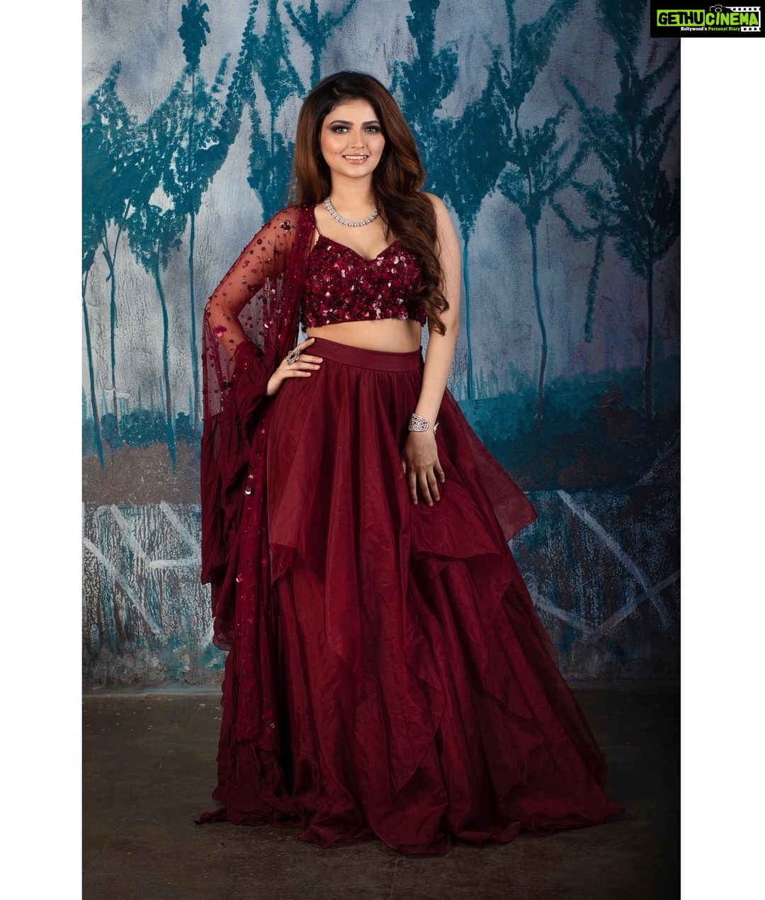 Shirin Kanchwala Instagram - Joy is the best makeup☺️ MUA @kajolrpaswwan 📸 @editmasterindia Outfit by @shlokakhialaniofficial Jwellery @kohar_jewellery