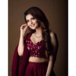 Shirin Kanchwala Instagram - I’ve got nothing to do today but smile🙃 Makeup by @kajolrpaswwan 📸 @editmasterindia Outfit by @shlokakhialaniofficial Jwellery @kohar_jewellery