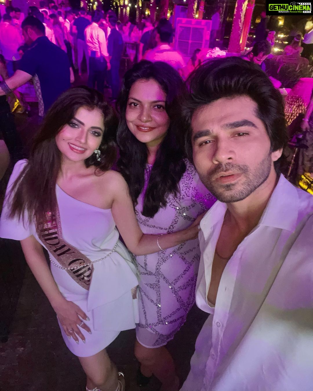 Shirin Kanchwala Instagram - I am grateful for all the amazing people I have in my life! This has definitely been a birthday to remember. You guys really made it special♥️ Makeup by @hyaramakeover @zorrothesalon Zerua Mumbai