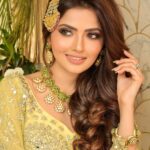Shirin Kanchwala Instagram – One eye sees, the other one feels💛

MUA @kajolrpaswwan & team
Jwellery @golecha_jewels 
Outfit @white__maisondecouture @abhinavmishra_ 
Hair @hairbymeenasomani Mumbai, Maharashtra