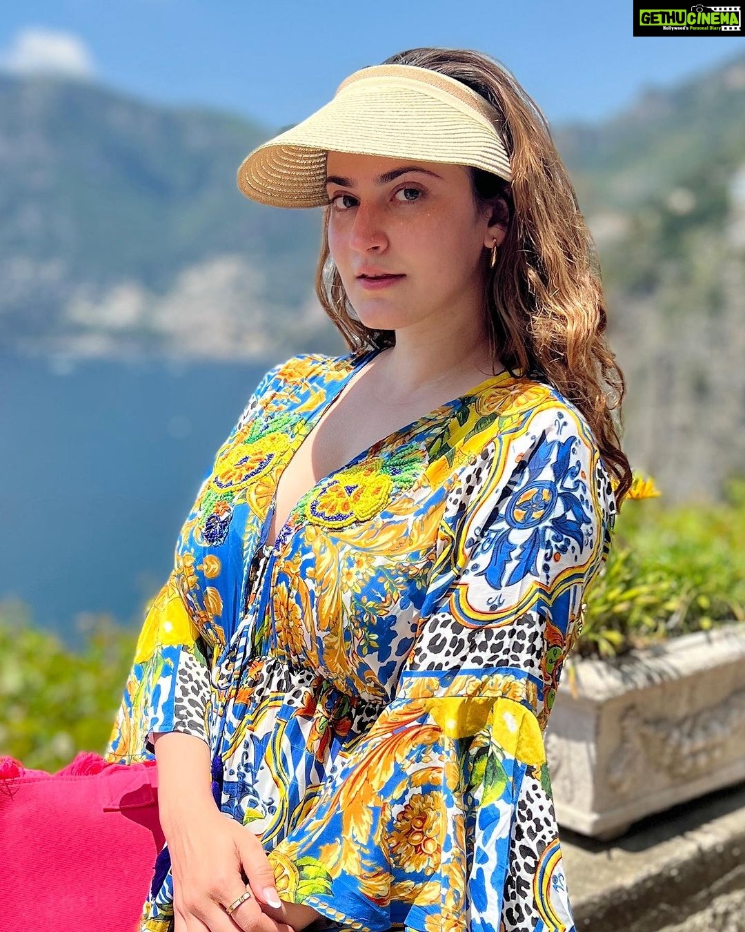 Shivaleeka Oberoi Instagram - Postcards from Positano 🍋🌊 Positano, Amalfi Coast, Italy