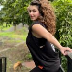Shivaleeka Oberoi Instagram - Nature’s detox : unplug & reconnect. 🧘🏻‍♀️🍃 #Weekend #Detox #IntoTheWoods #Inhale #Exhale 🌬️
