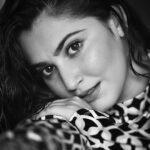 Shivaleeka Oberoi Instagram – The beauty of contrast 🖤✨