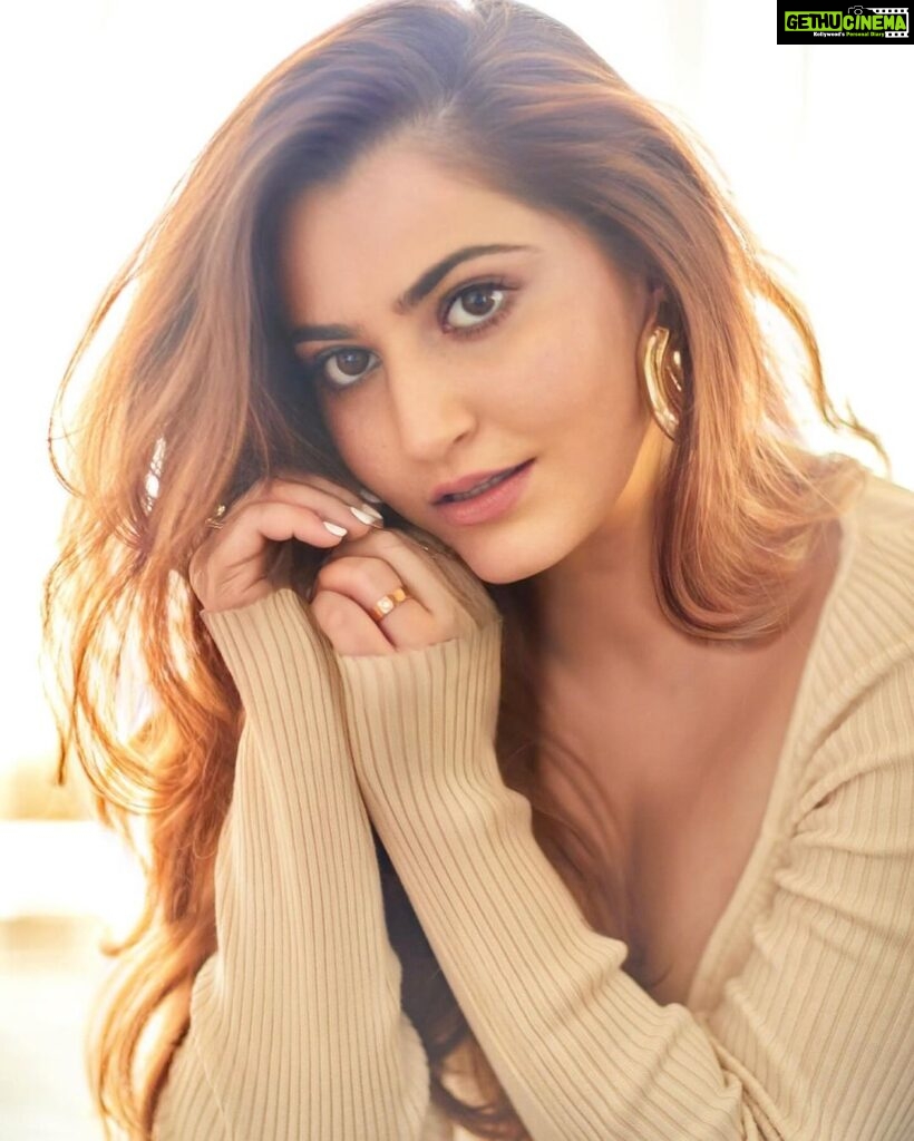 Shivaleeka Oberoi Instagram - “She was the sun, and we were all just planets orbiting her brilliance.” ☀️🤍