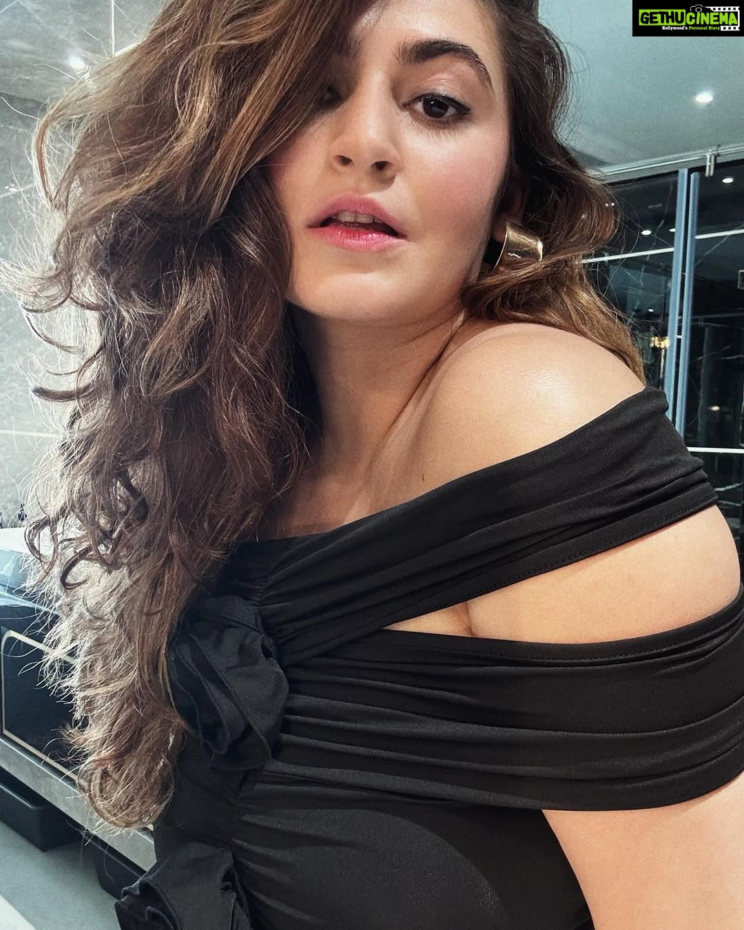 Shivaleeka Oberoi Instagram - ❤️🔥🥀❤️🔥🥀