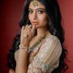 Shivangi Khedkar Instagram – Got that desi feeling 🥀
.
.

Jewellery: @mkjewels_india 
Makeup: @forumgami_artistry 
Hair : @hairbykrinashah 
Outfit: @emiraasbyindrani 
Photographer: @fotocaters @lifestylebyfotocaters 

#indianbride #legenga #indianwedding