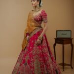 Shivangi Khedkar Instagram – वो नूर का झरना है ✨

Jewellery: @mkjewels_india
Makeup: @forumgami_artistry
Hair : @hairbykrinashah
Outfit: @emiraasbyindrani
Photographer: @fotocaters @lifestylebyfotocaters 
.
.
.
#lehenga #indianwear #fashion