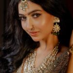 Shivangi Khedkar Instagram – Got that desi feeling 🥀
.
.

Jewellery: @mkjewels_india 
Makeup: @forumgami_artistry 
Hair : @hairbykrinashah 
Outfit: @emiraasbyindrani 
Photographer: @fotocaters @lifestylebyfotocaters 

#indianbride #legenga #indianwedding