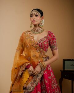 Shivangi Khedkar Instagram - वो नूर का झरना है ✨ Jewellery: @mkjewels_india Makeup: @forumgami_artistry Hair : @hairbykrinashah Outfit: @emiraasbyindrani Photographer: @fotocaters @lifestylebyfotocaters . . . #lehenga #indianwear #fashion