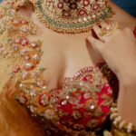Shivangi Khedkar Instagram – वो नूर का झरना है ✨

Jewellery: @mkjewels_india
Makeup: @forumgami_artistry
Hair : @hairbykrinashah
Outfit: @emiraasbyindrani
Photographer: @fotocaters @lifestylebyfotocaters 
.
.
.
#lehenga #indianwear #fashion