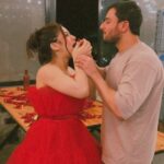Shivani Jha Instagram - Wo din ... aaj k din and aane wale din....@bee_vani_ “People who love to eat are always the best people.”  #instagram #trending #explore #food #couplegoals #shivanijha #leeneshmattoo