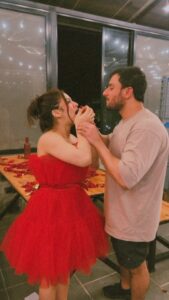 Shivani Jha Instagram - Wo din ... aaj k din and aane wale din....@bee_vani_ 
“People who love to eat are always the best people.” 

#instagram #trending #explore #food #couplegoals 
#shivanijha #leeneshmattoo