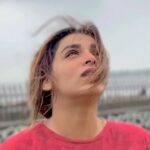 Shivani Jha Instagram - Batao kuch galat kaha maine? 🥹 Also, new YouTube Vlog is ready! Kab karu post? #reels #explore #trending #shivanijha #memes #viral #funny #barbie