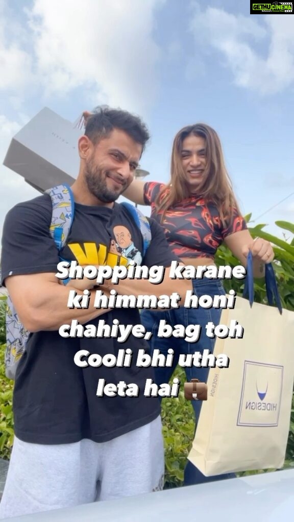 Shivani Jha Instagram - Forgot to post this one! 😂😂 #reels #explore #trending #reelsindia #viral #shopping #shivanijha #leeneshmattoo #leevani #couplegoals #memes😂 #shoppingaddict