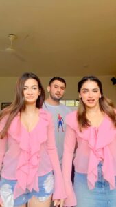 Shivani Jha Instagram - Book us for your band baaja baarat💃🎤

#reelsinstagram #phirherapheri #trending #explore #funny