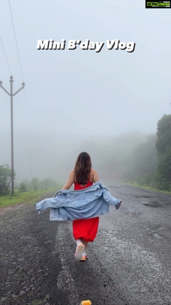 Shivani Jha Instagram - Had the best time @soultreevilla 📍 4.5 hours from Mumbai So many reels coming your way! Stay tuned! ❤ #reels #explore #staycation #travel #vlog #minivlog #shivanijha #viral #trending
