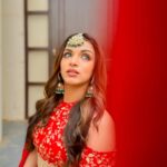 Shivani Jha Instagram – Can’t think of a caption! 
Any Suggestions?

#shivanijha #bhagyalakshmi #red