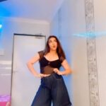 Shivani Jha Instagram – A rebel 🔥

#reels #explore #trending #viral #dance #dancereels #shivanijha #beevani