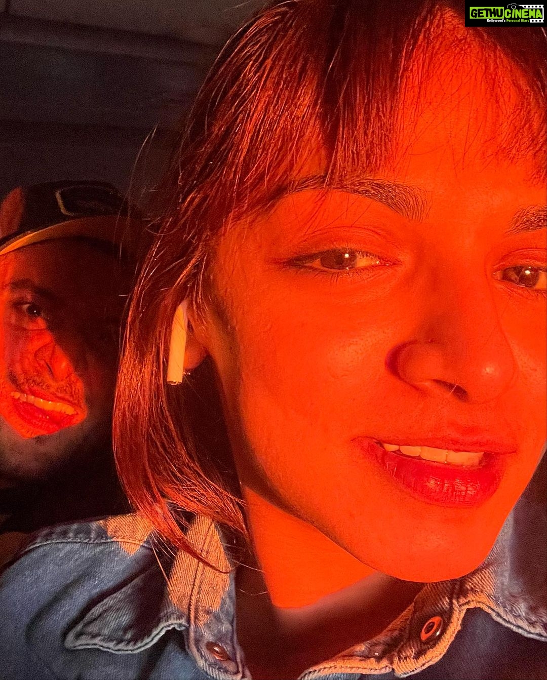 Shivani Jha Instagram - Attachment 🧷 • Got bangs and finished my burger within seconds • My eye changes to brown in the Sun • Alligator nails • Got red light therapy for free • Ate the new Starbucks hazelnut triangle • Mera pyar Delhi, India
