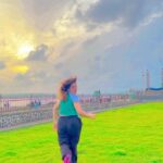 Shivani Jha Instagram - 🏃🏻‍♀️ #reels #explore #trending #viral #run #leevani #leeneshmattoo #shivanijha
