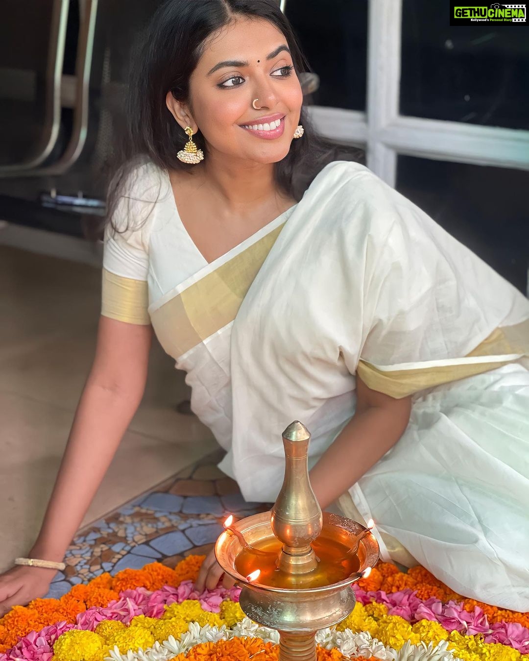 Shivani Rajashekar Instagram - Onam Aashamsakal 🤍 #Onam #HappyOnam