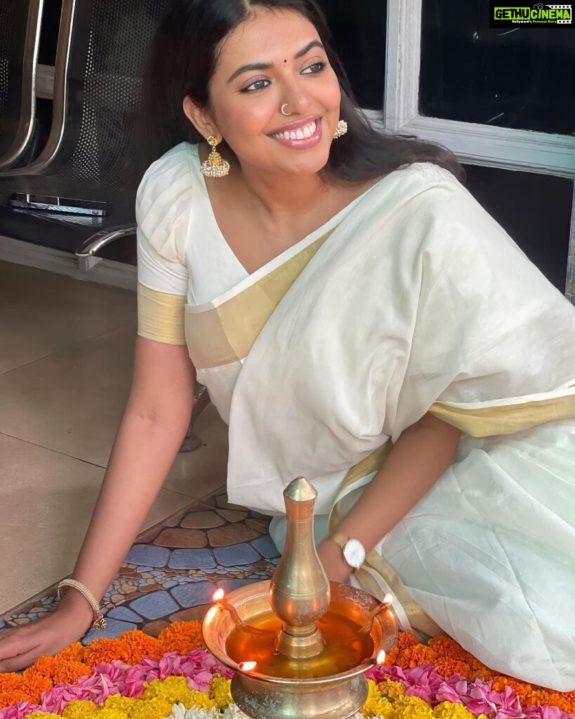 Shivani Rajashekar Instagram - Onam Aashamsakal 🤍 #Onam #HappyOnam