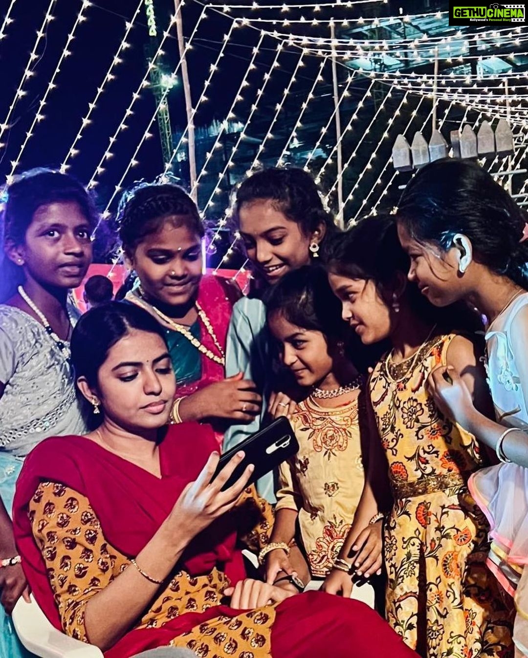 Shivani Rajashekar Instagram - #BdayPost 1 #july1st Guys firstly meet βKumariβ π¬ Super excited and kicked about this project #productionNo8 @ga2pictures This year I got to celebrate my bday on the sets ..and it was an incredible experience ππ» Thanks to my darling Team ,Family & Friends for making my day soooo special! Love u guys π Also big big thanks to each and everyone of you for your lovely wishes ..u guys made my day π€ Grateful!ππ» Last pic ..Pc @bhanukiranpratapa garu β€οΈ