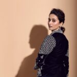 Shivani Surve Instagram – I’d stare too 😜 

@shrutisbagwe 
@thevinodsarode