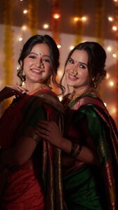 Shivshakti Sachdev Instagram - Ganpati Bappa Morya, Pudhchya Varshi Lavkar Ya! ☺️🙏🏻 Wishing you'll very Happy Anant Chaturdashi. Agle Baras Jaldi Aana 🥹✨ Outfit : Rented ( Gem Dresswala ) Andheri Makeup : @kajolrpaswwanmakeupacademy Hair : @viksha_nandu Shot by : @amit_dey_photography Managed by @akriti_1990 #ganpativisarjan #ganeshutsav2023 #ganpatibappamorya #indianfestivals #bappvisarjan #visarjanvideo #nauwarisareereel #trendingfestivalreels #festivelook #marathilook #maharashtrafestivals #marathimulgi #nauwarisareestyle #sareelove #shivshakti #anantchaturdashi #bappmorya