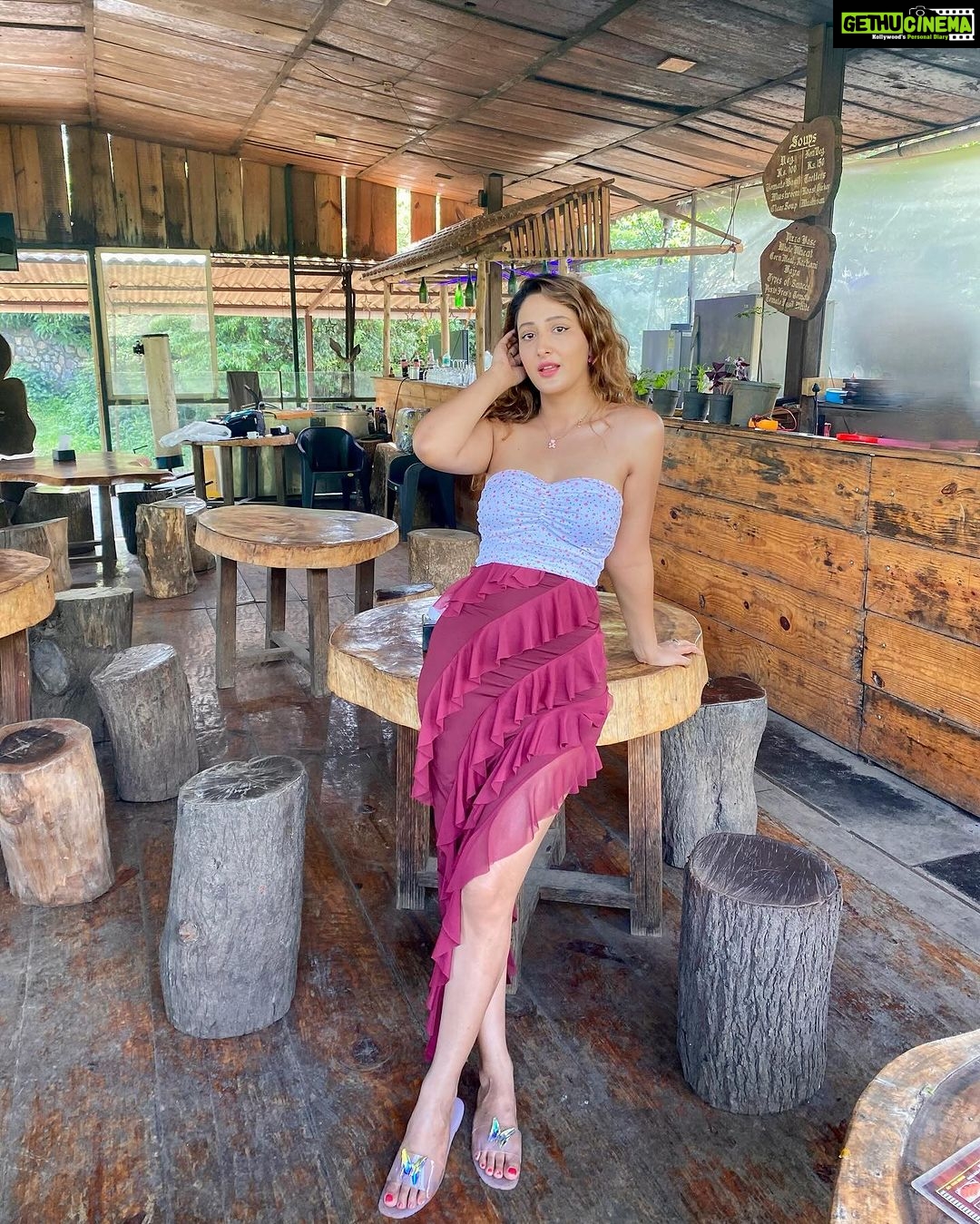 Shivya Pathania Instagram - Serving….. 🫶💝💕 🫶📸 @sanjaygagnaniofficial 🥰🥹💕