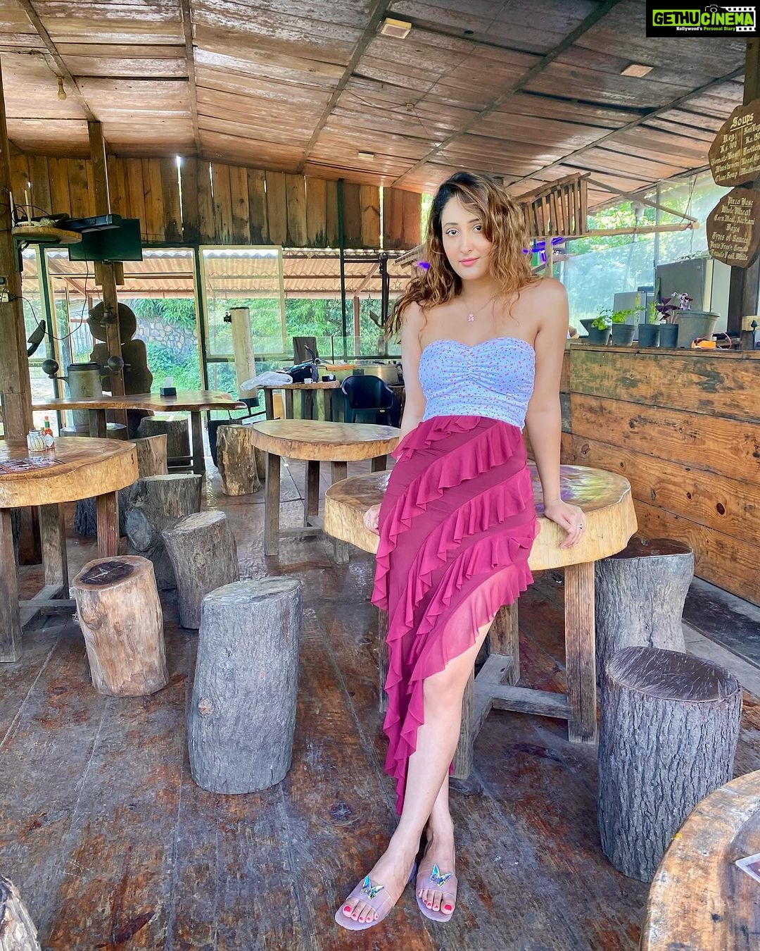 Shivya Pathania Instagram - Serving….. 🫶💝💕 🫶📸 @sanjaygagnaniofficial 🥰🥹💕