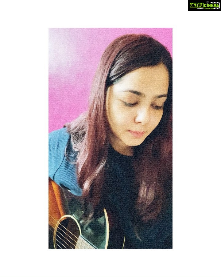 Shraddha Sharma Instagram - Phir Se Shuru by Ashu Shukla is a really special song for me. I forgot what loving someone feels like and the moment this song played, I was reminded of that feeling and couldn’t hold back my tears. I will always cherish that feeling in my heart ❤️ Indie music is so much more beautiful than the mainstream trash(gone are the days of some brilliant bollywood music- damn I miss KK😔) that we are forced to listen to everyday. Independent musicians deserve utmost support,love and much much more. Tagging few of my favourite independent musicians for you to check out @nikhilswaroop @ashushuklamusic @suzonnofficial @fiddlecraft @salmanelahi_ @adyindia Comment more below for everyone to check them out :)
