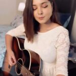 Shraddha Sharma Instagram – Maana Ke Hum Yaar❤️
If you ever want to listen to @sonunigamofficial  just casually being god level, then this song is the perfect example!! 
Hope you enjoy my two cents on it. 😊