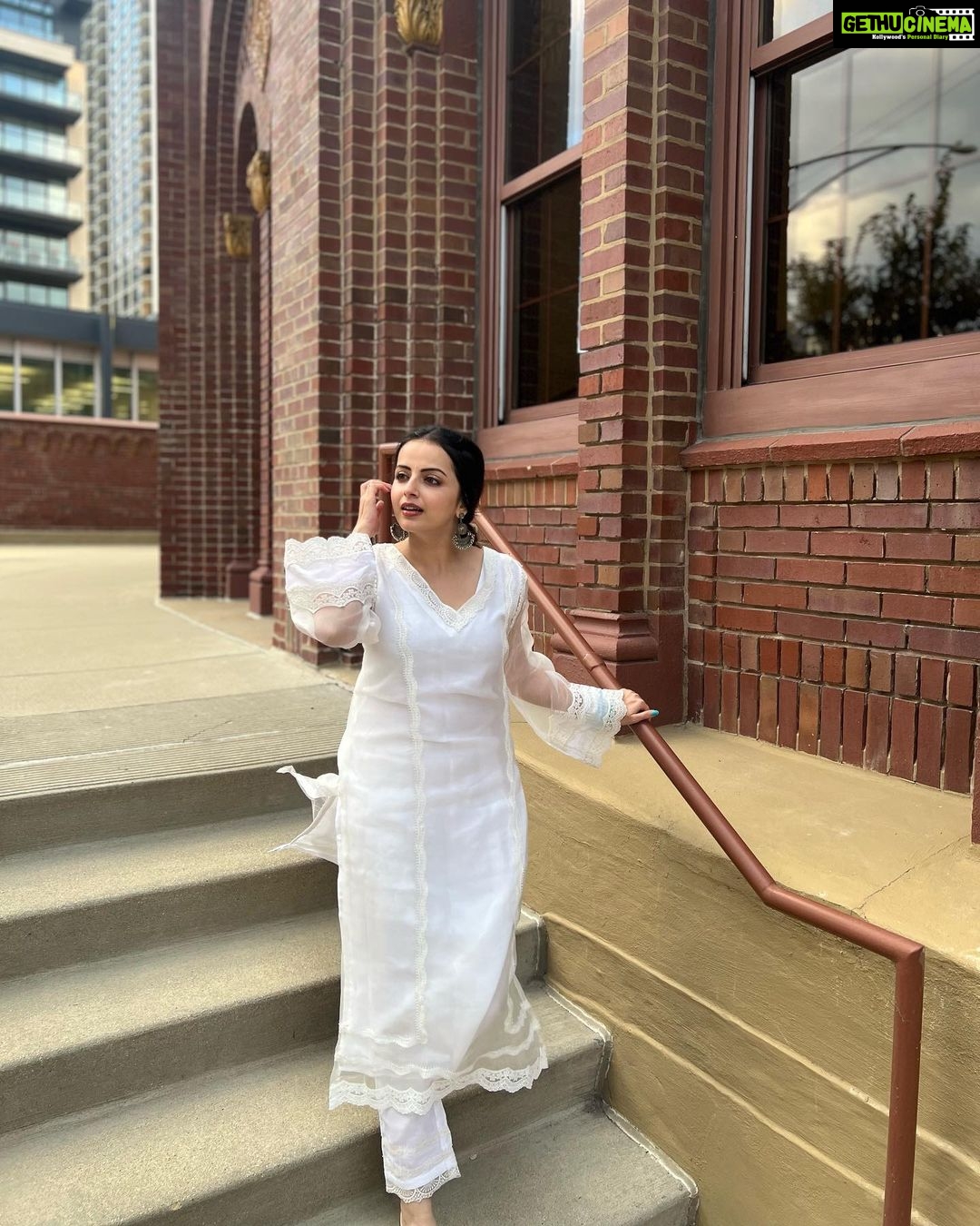 Shrenu Parikh Instagram - Peace out! It’s a long weekend anyway! 🕊️ . Outfit @aachho PR @dinky_nirh