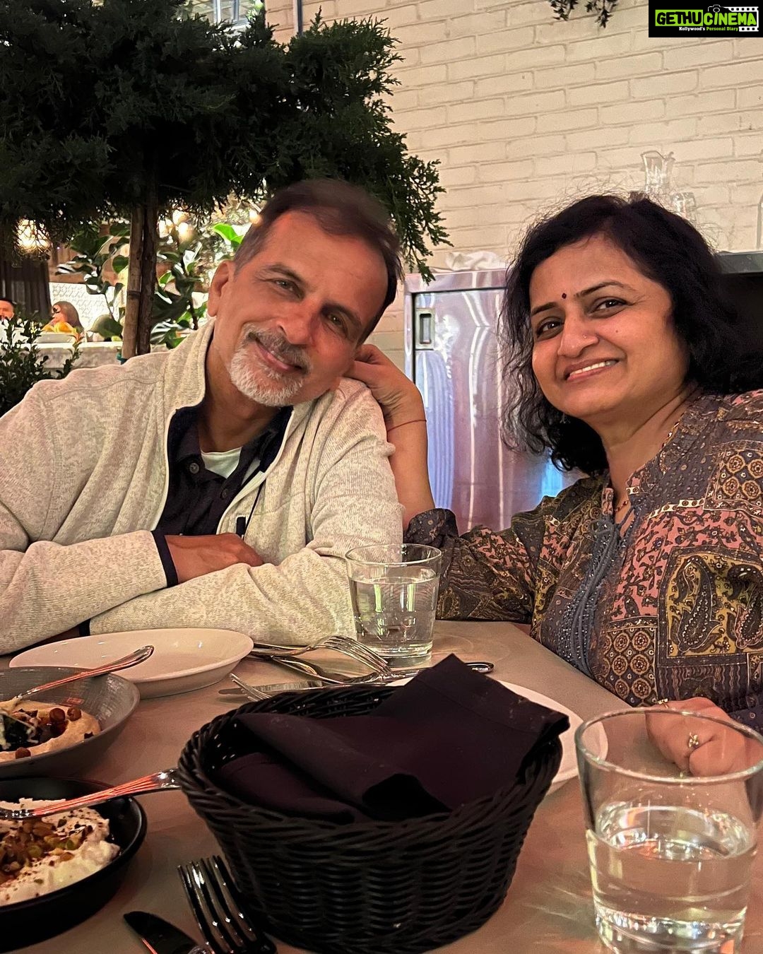 Shrenu Parikh Instagram - Birthday bwoy aka dad! . Birthday photo dump!😍 . @shubhamparikhh ke sheher mein! . @smitaparikh08 @parikh4450 Aba Restaurant