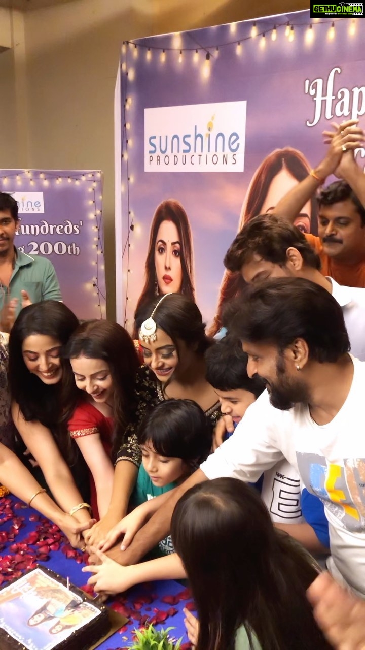 Shrenu Parikh Instagram - About last night . Congratulations to the entire team of Maitre for completing 200 episodes . Feeling Fortunate to be part of this great team π§Ώπππ»β€οΈβ¨ @sunshineproductionsofficia @sudhirpix sir @zeetv @shrenuparikhofficial @chaudharybhaweeka @khalid_akhtar14 sir #maitree #200episodes #celebration #onset β€οΈβ¨