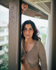 Shreya Dhanwanthary Instagram - A Beige Day by @bharat_rawail @ankitamanwanimakeupandhair